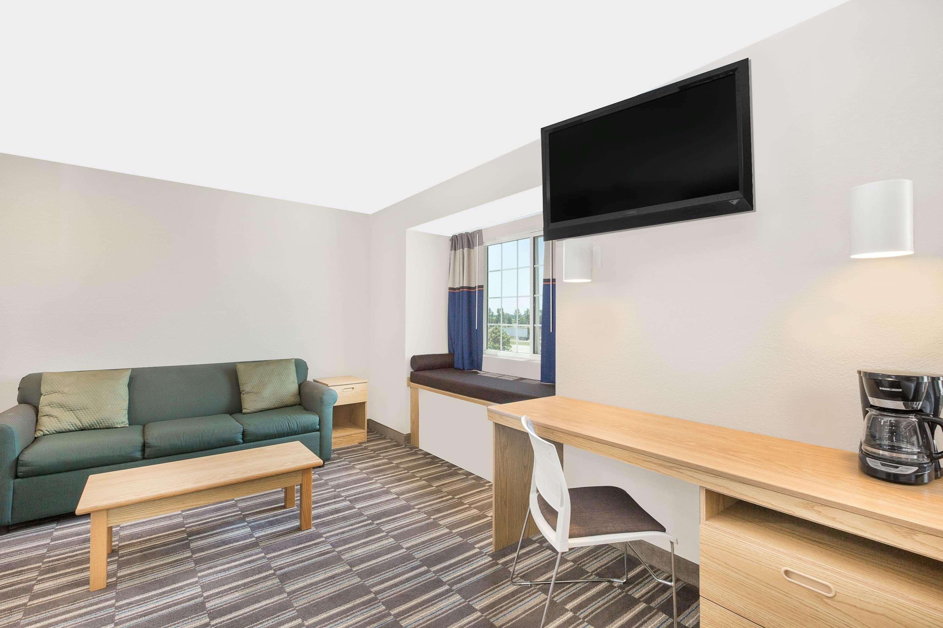 Microtel Inn And Suites - Ames Bagian luar foto